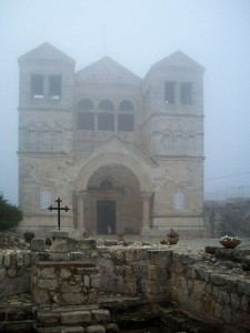 Israele, Monte Tabor: Basilica della Trasfigurazione, costruita nel luogo in cui la tradizione cristiana ambienta l'episodio della trasfigurazione di Gesù  (2011)    (foto Giorgio Pagano)
