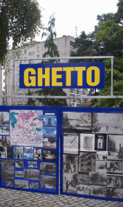 Varsavia, il Ghetto da cui 300.000 ebrei furono deportati nei lager nazisti    (2009)   (foto Giorgio Pagano) 